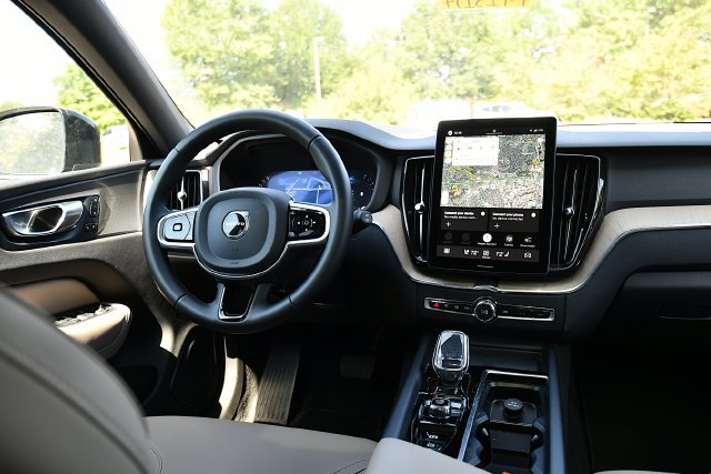 Certified 2026 Volvo XC60 B5 Plus AWD/4WD image 16