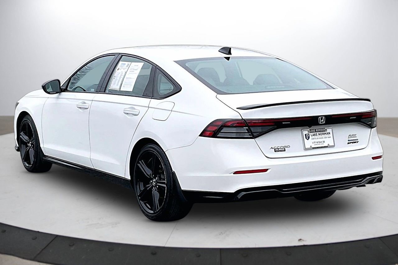 Used 2023 Honda Accord Sport image 7