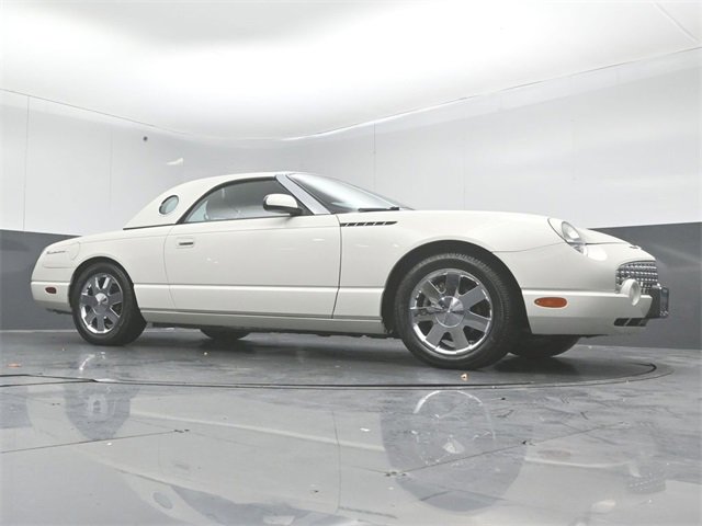 Used 2002 Ford Thunderbird image 28