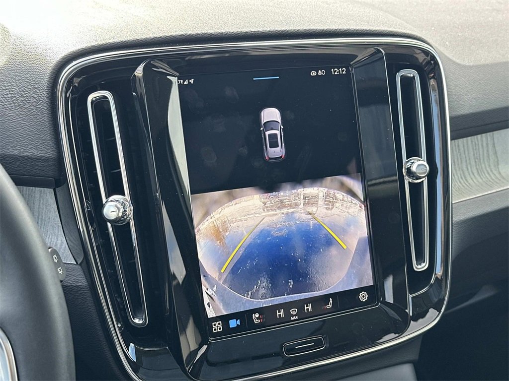 Used 2025 Volvo XC40 B5 Core image 29