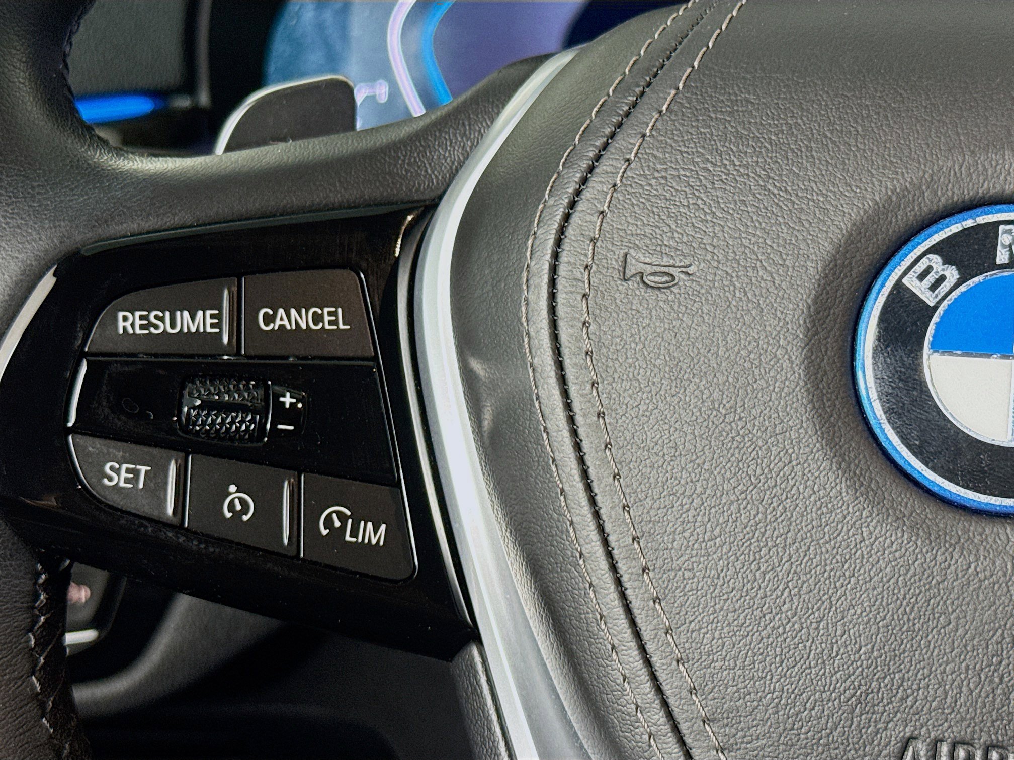 Used 2023 BMW 530e 530e w/ Premium Package image 13