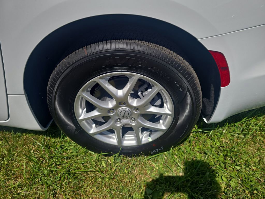 New 2025 Chrysler Voyager LX image 28