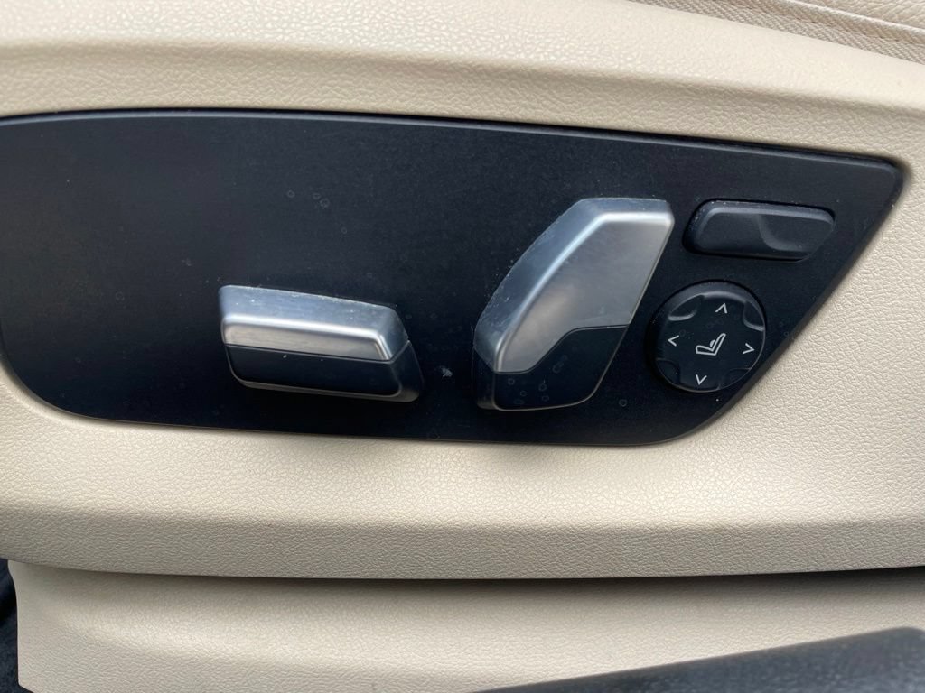 Used 2018 BMW 540i RWD image 18