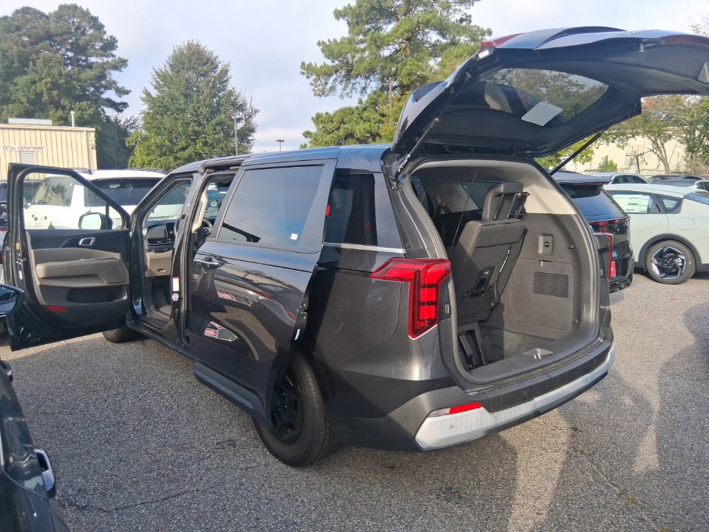 Certified 2026 Kia Carnival FWD image 19