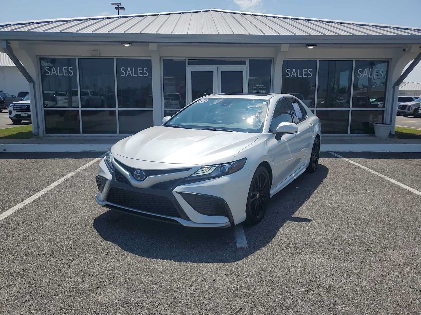 Used 2024 Toyota Camry XSE w/ Navigation Package FWD image 1