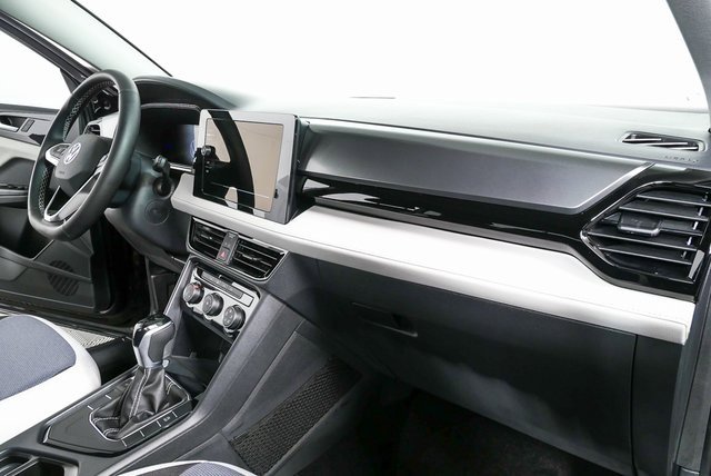 New 2026 Volkswagen Taos S image 21