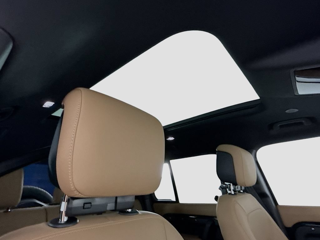 New 2026 Land Rover Defender 110 X-Dynamic SE AWD/4WD image 20