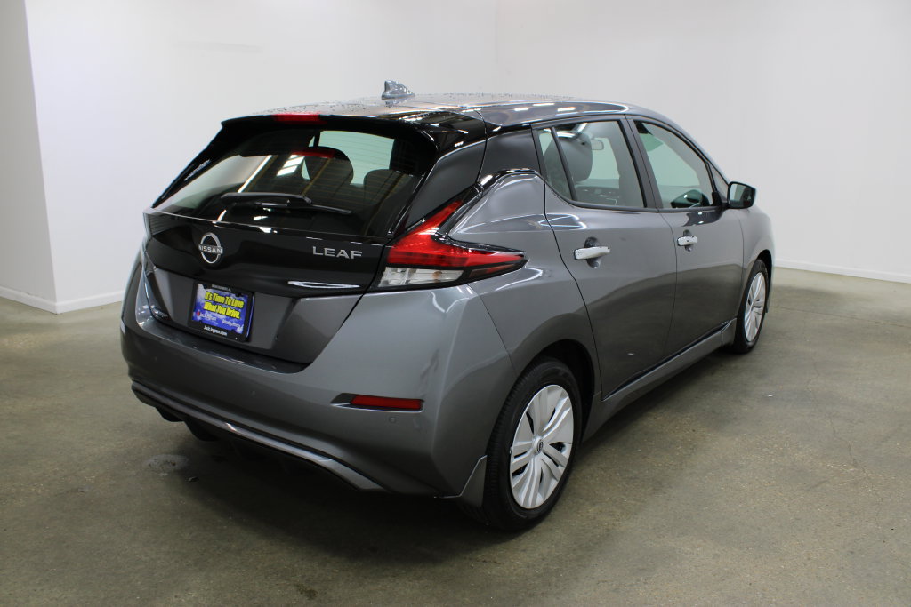 Used 2025 Nissan Leaf S FWD image 5