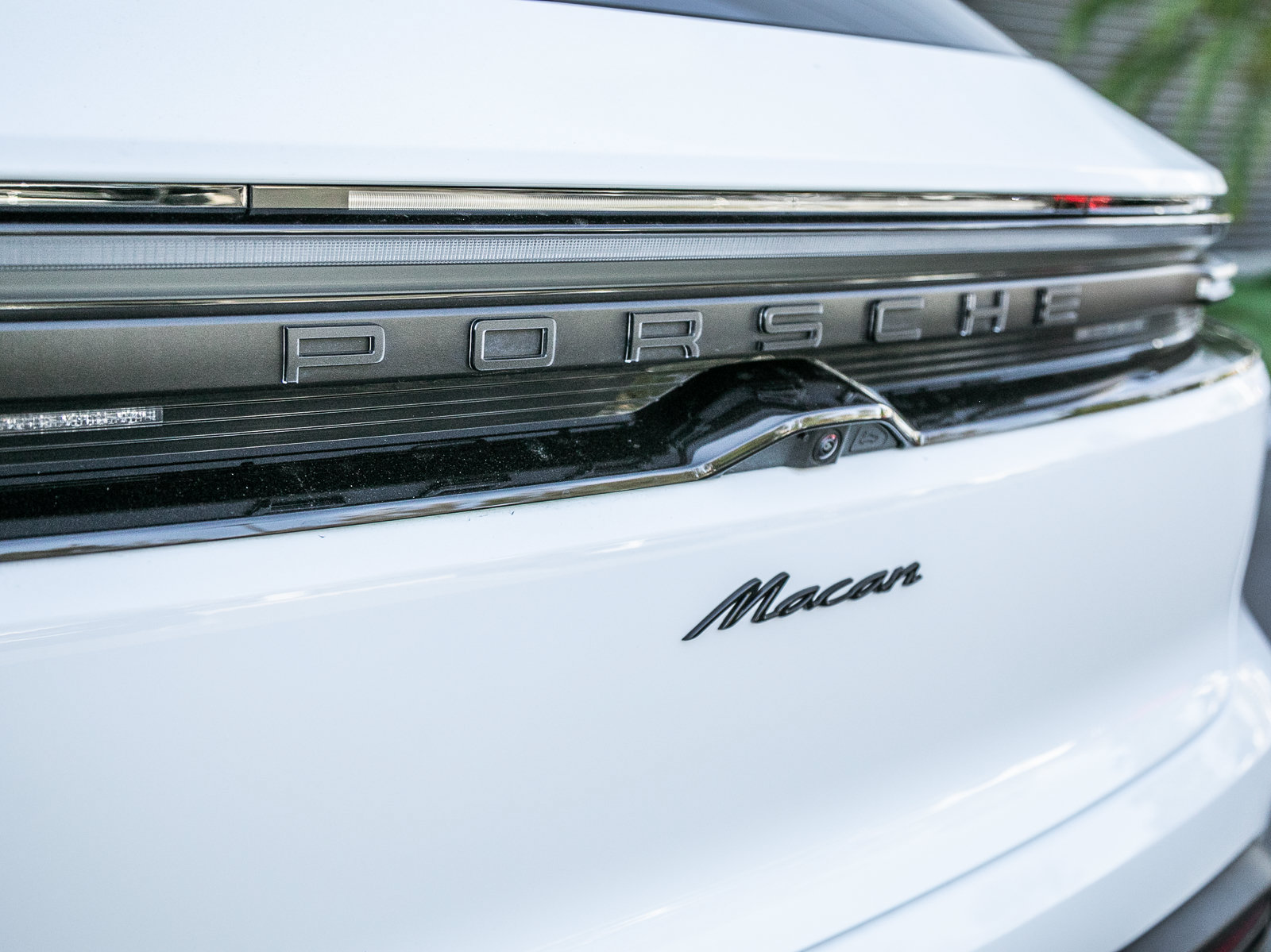 Certified 2025 Porsche Macan Electric RWD image 26