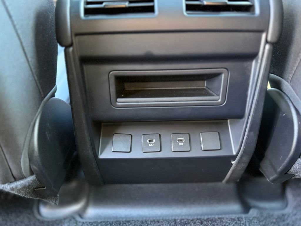 Used 2025 Land Rover Defender 110 S image 30