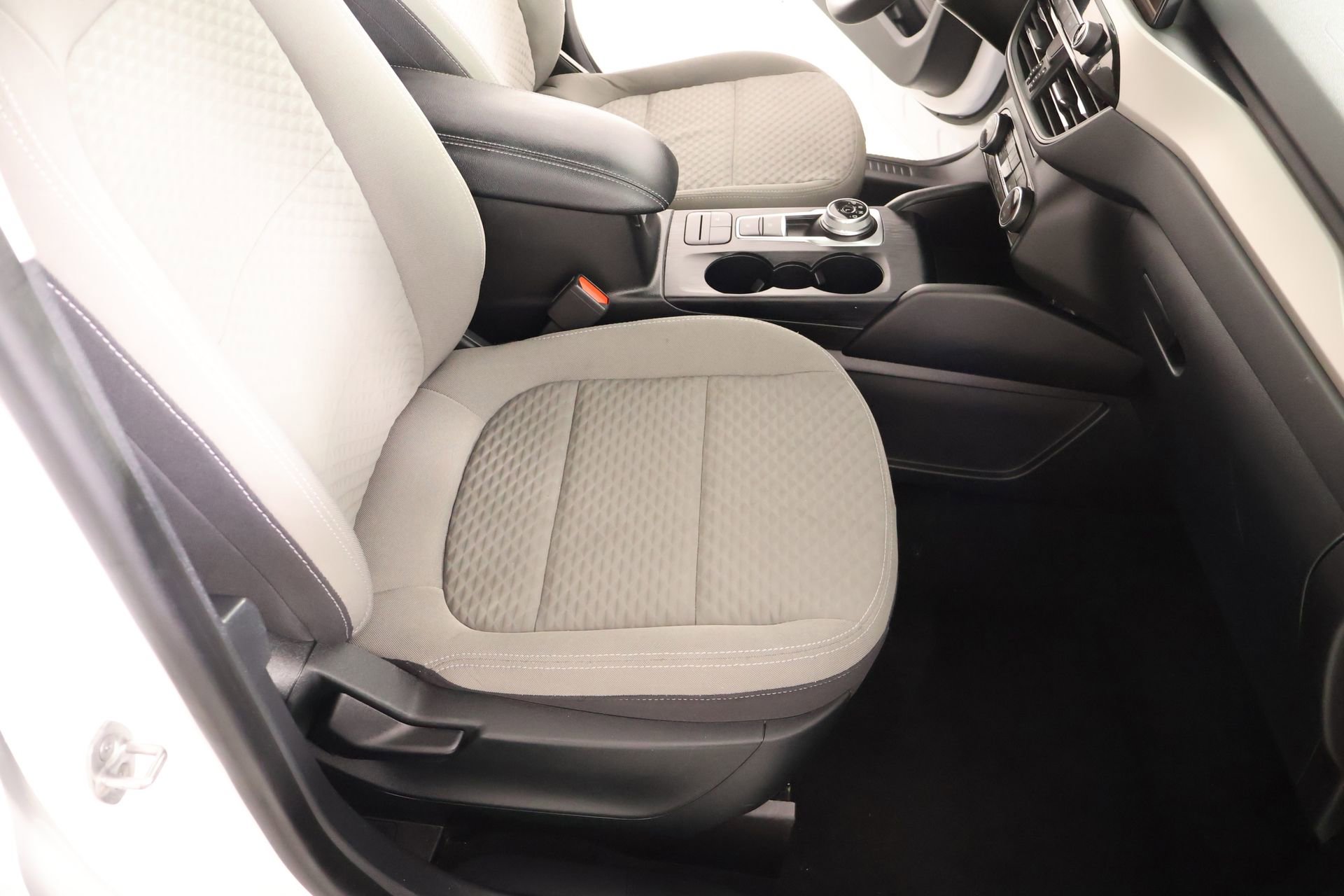 Used 2022 Ford Escape SE FWD image 12
