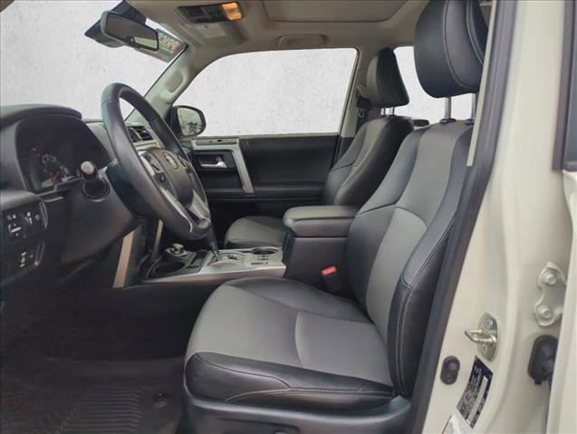 Used 2022 Toyota 4Runner SR5 Premium w/ Moonroof Package AWD/4WD image 17
