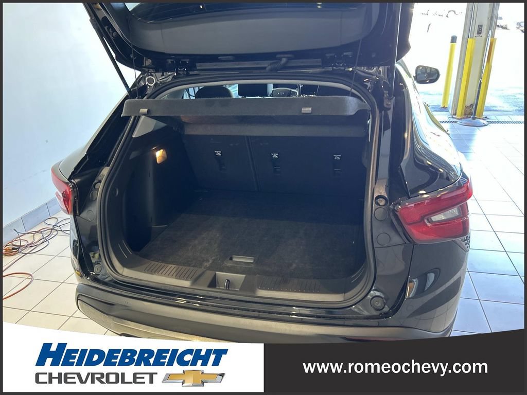Used 2024 Chevrolet Trax ACTIV w/ Sunroof Package FWD image 15