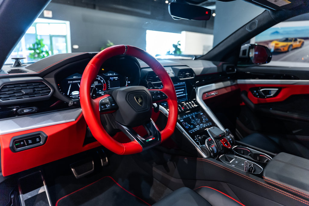Used 2023 Lamborghini Urus S AWD/4WD image 30