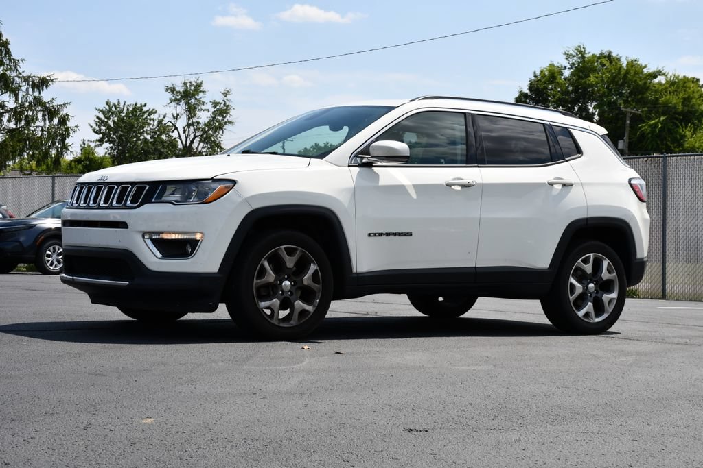 Used 2017 Jeep Compass Limited w/ Navigation Group AWD/4WD image 3