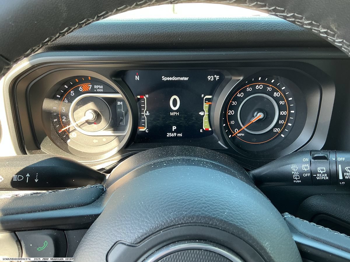 Used 2025 Jeep Wrangler Unlimited Sport AWD/4WD image 12