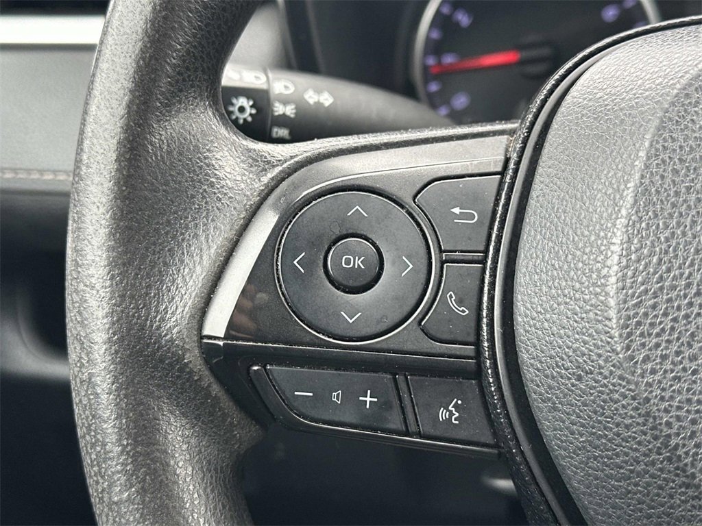 Used 2021 Toyota RAV4 LE image 21