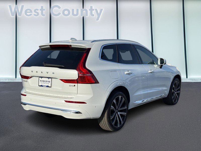 Used 2023 Volvo XC60 B6 Ultimate w/ Protection Package Premier image 4