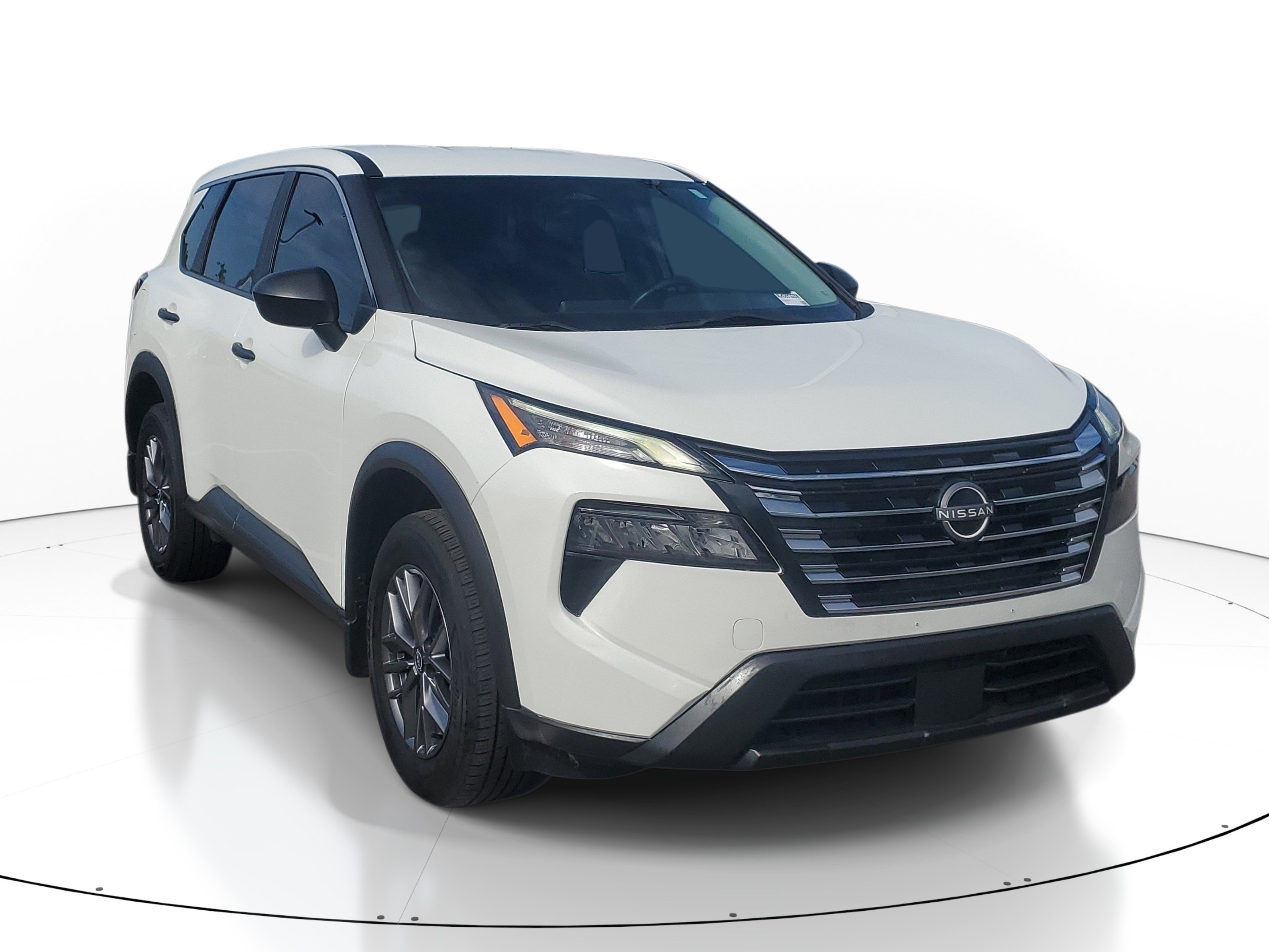 Used 2024 Nissan Rogue S AWD/4WD image 2