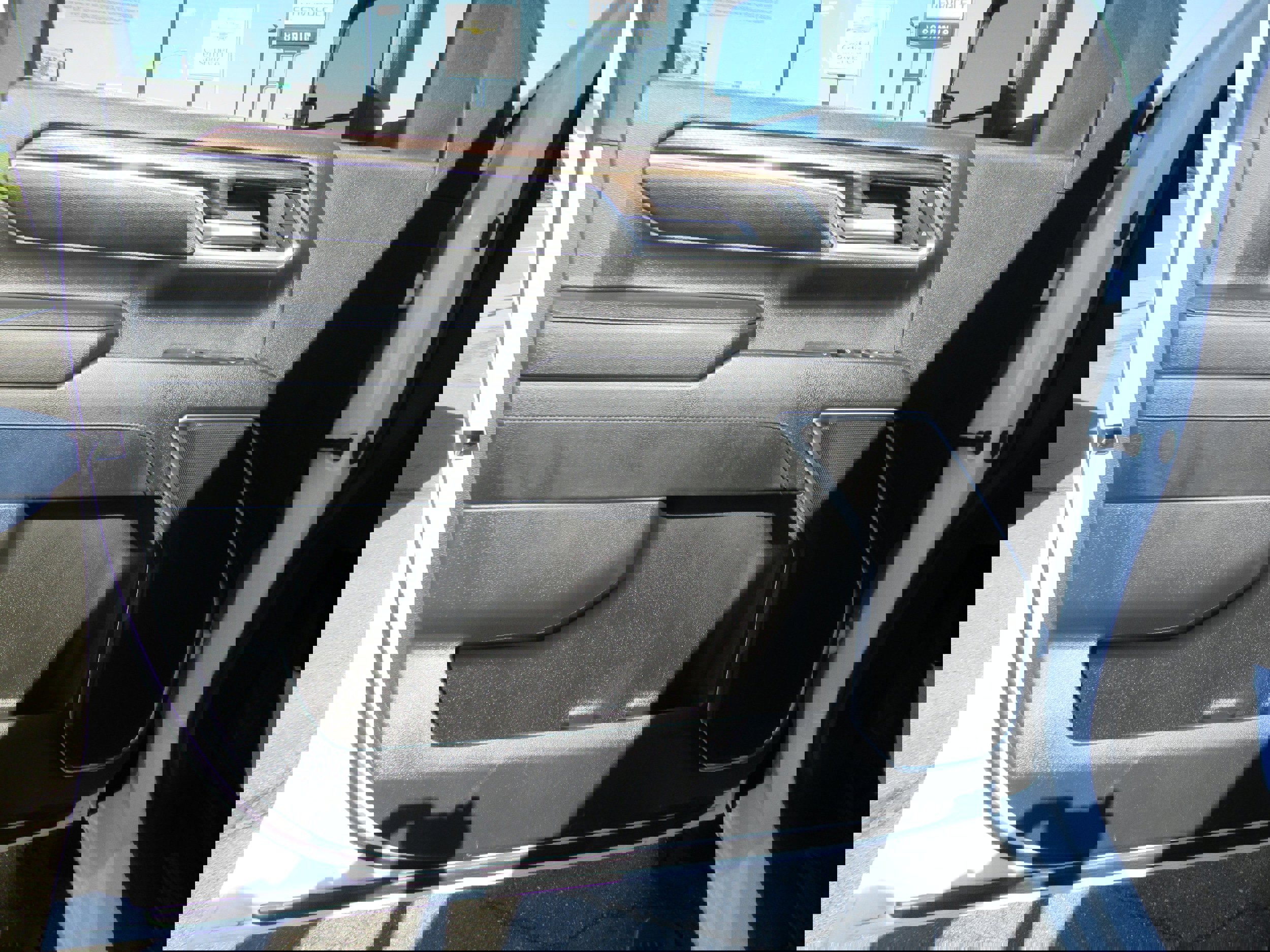 Used 2024 Chevrolet Silverado 2500 LT image 8