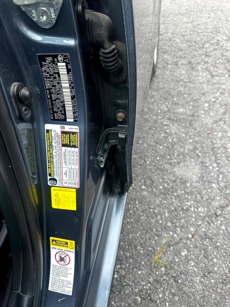 Used 2016 Toyota Corolla LE image 30
