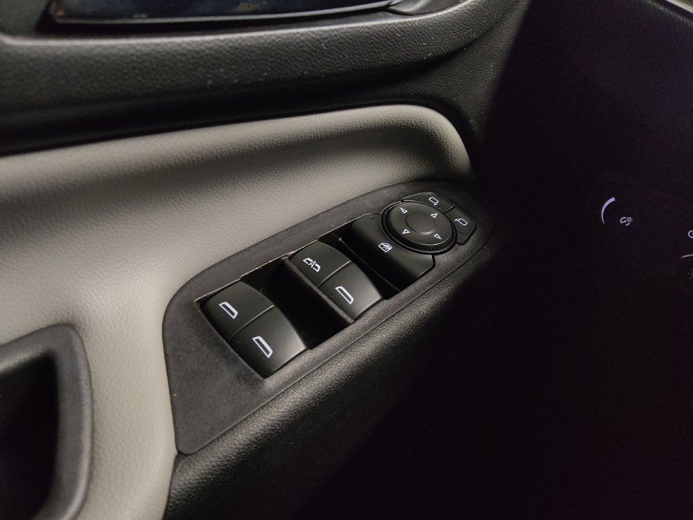 Used 2019 Chevrolet Equinox LS FWD image 27