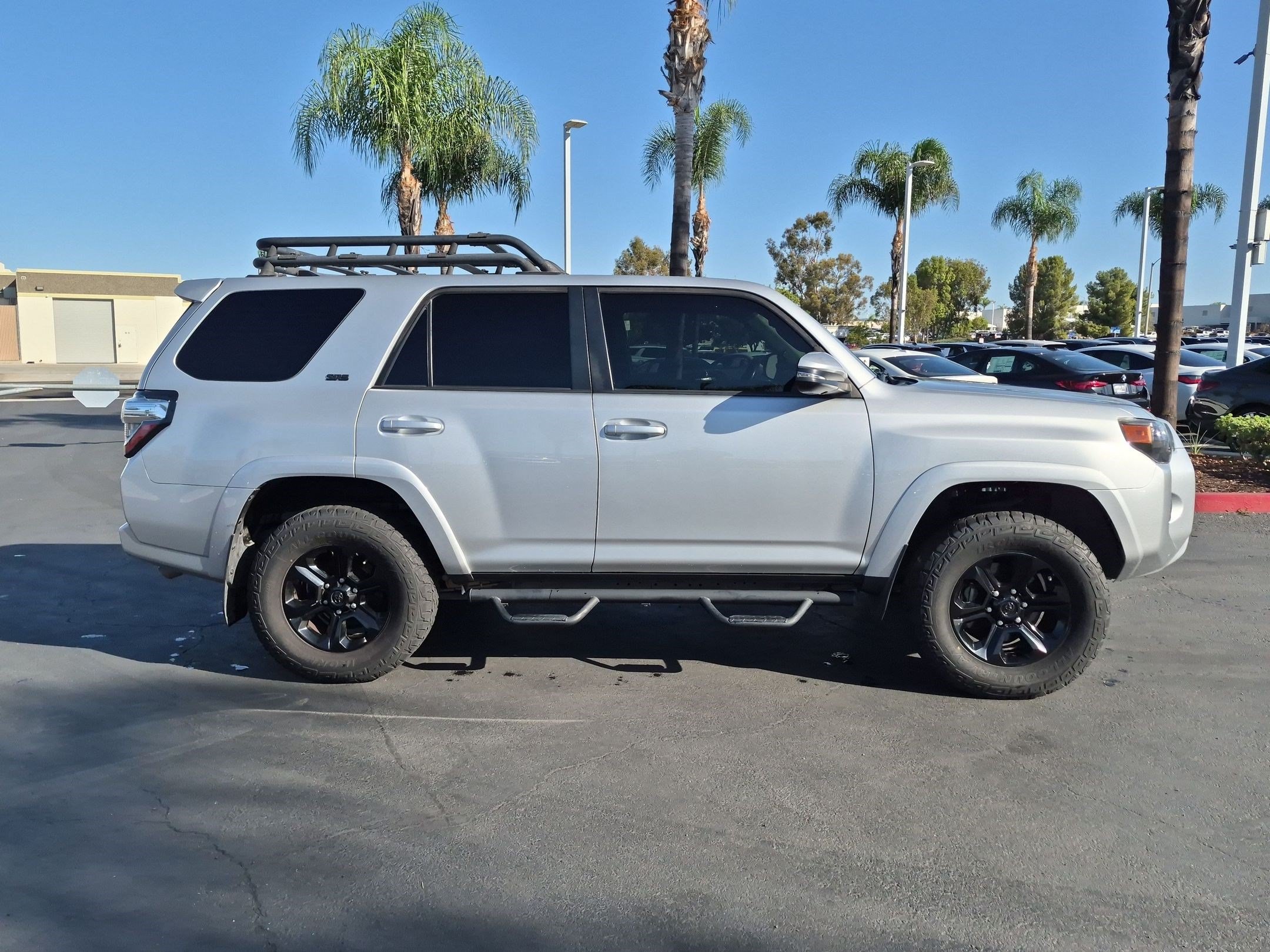 Used 2021 Toyota 4Runner SR5 Premium w/ Moonroof Package RWD image 11