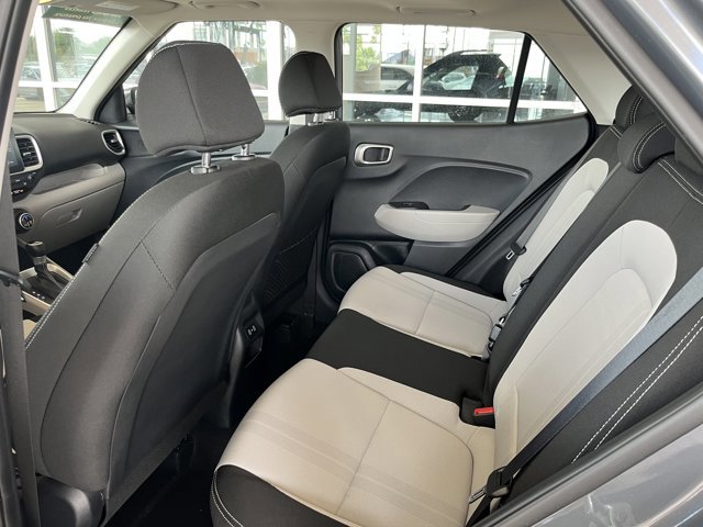 Used 2025 Hyundai Venue SEL image 10