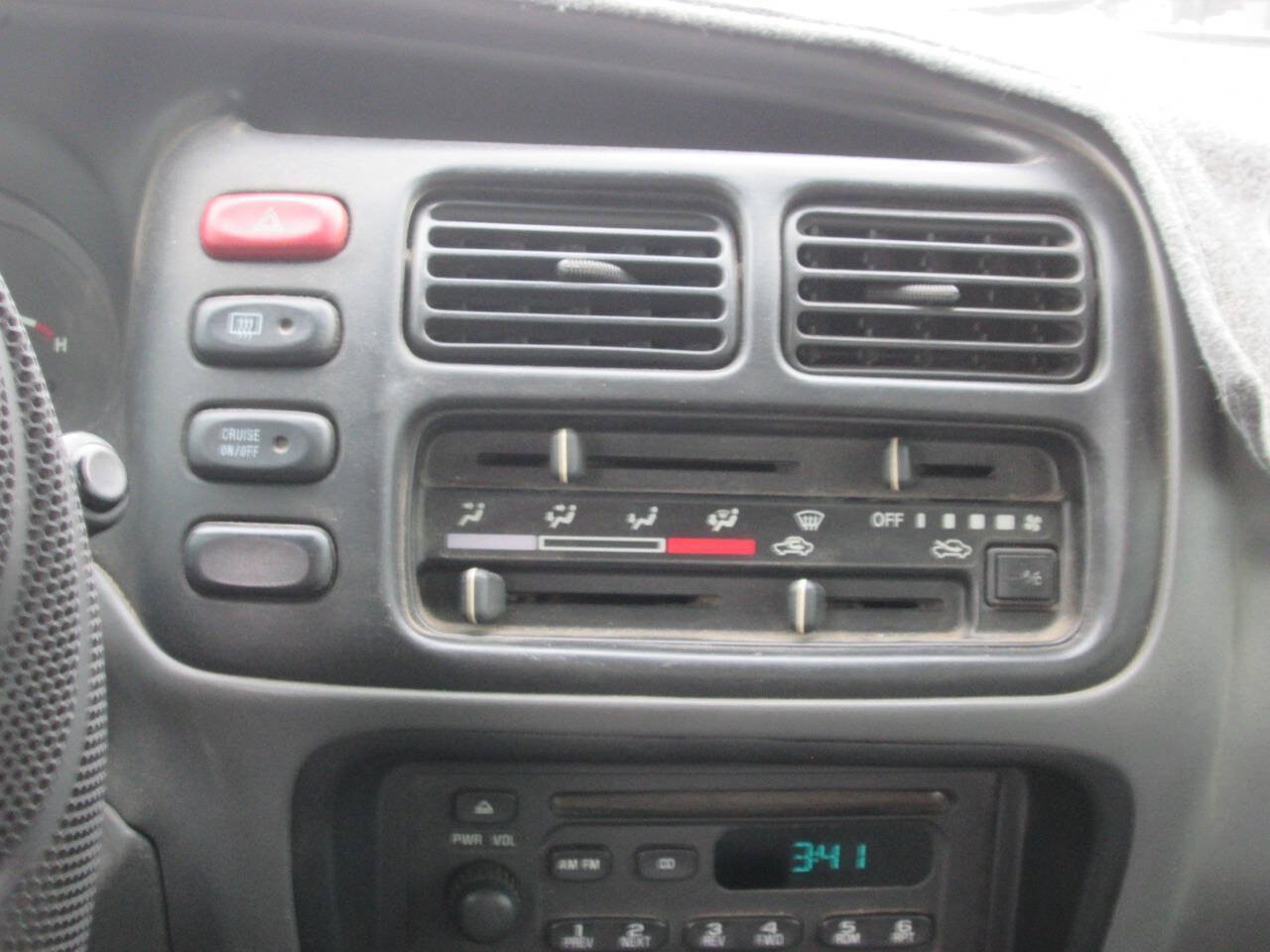 Used 2003 Chevrolet Tracker 4WD w/ Preferred Equipment Group image 22