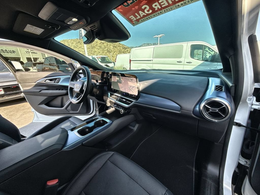 Used 2024 Chevrolet Equinox EV LT FWD image 28