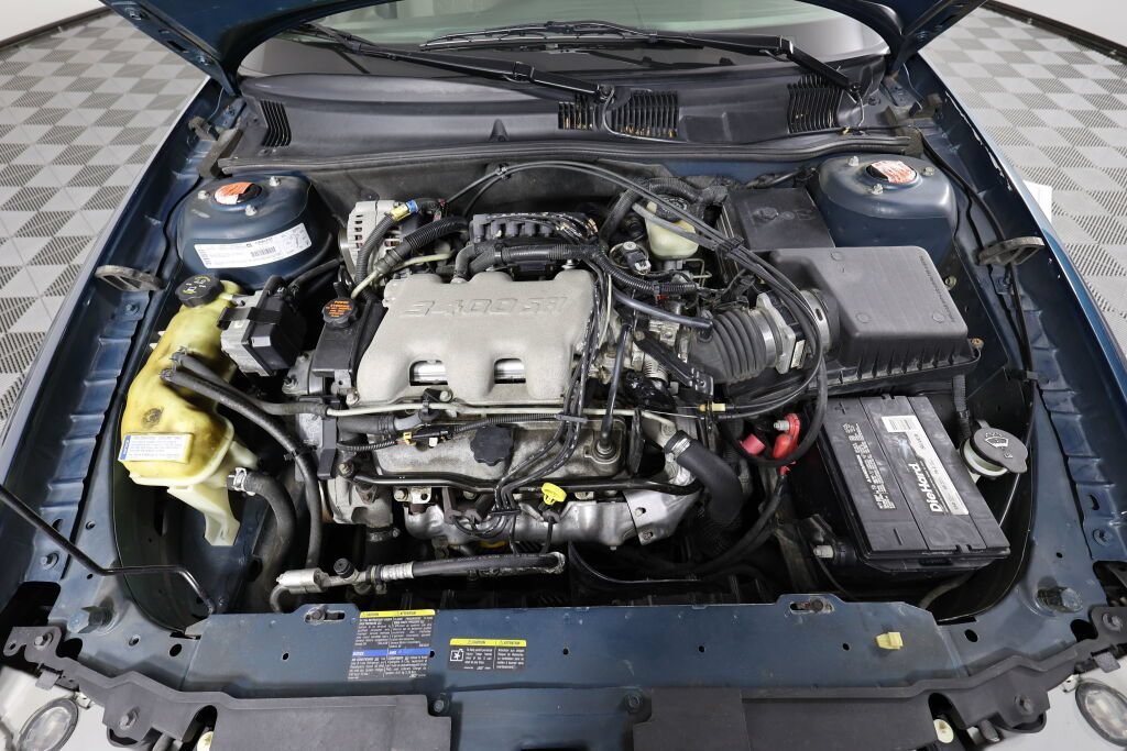 Used 2002 Oldsmobile Alero GL w/ Sun & Sound Pkg FWD image 39