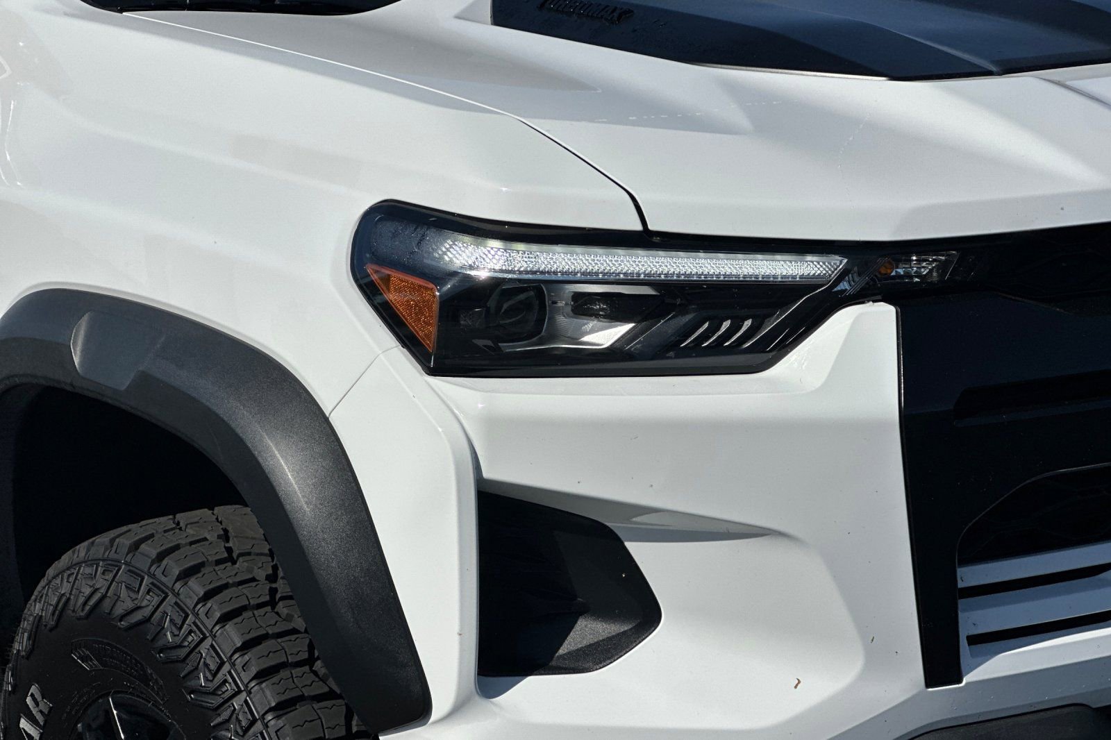 Used 2025 Chevrolet Colorado ZR2 w/ Midnight Edition AWD/4WD image 43