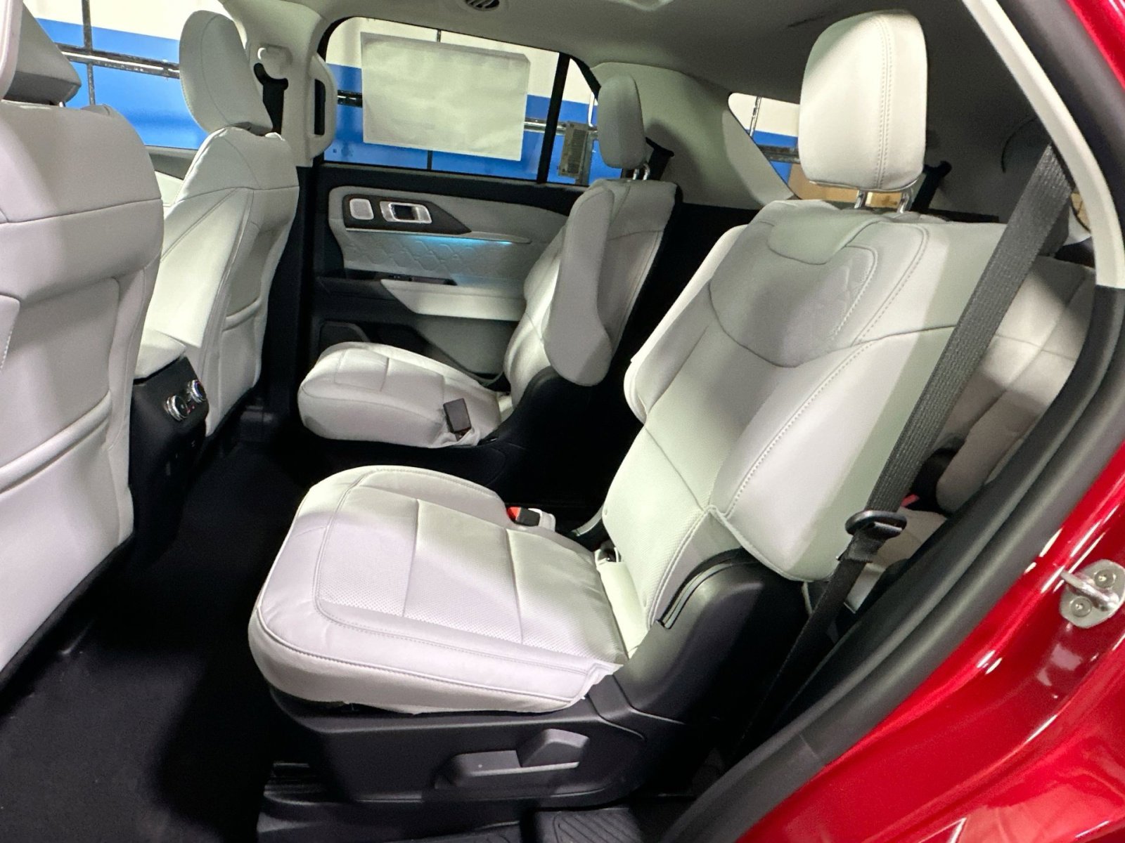 New 2026 Ford Explorer Platinum w/ LUX Leather Package image 33