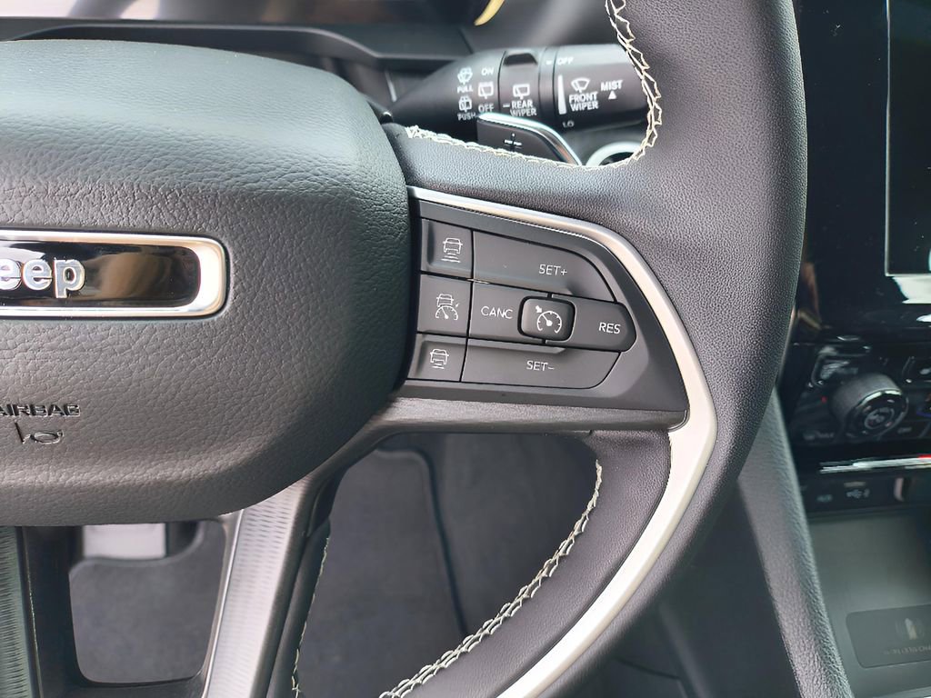 New 2025 Jeep Grand Cherokee Altitude image 19