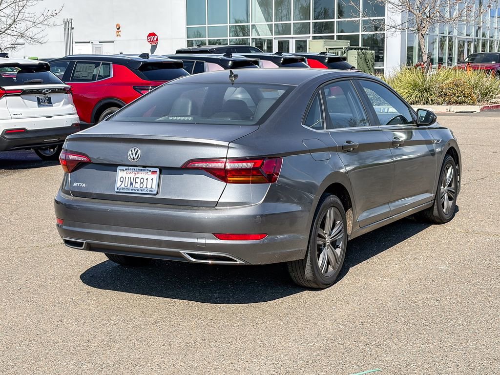 Used 2019 Volkswagen Jetta R-Line w/ R-Line Cold Weather Package image 4