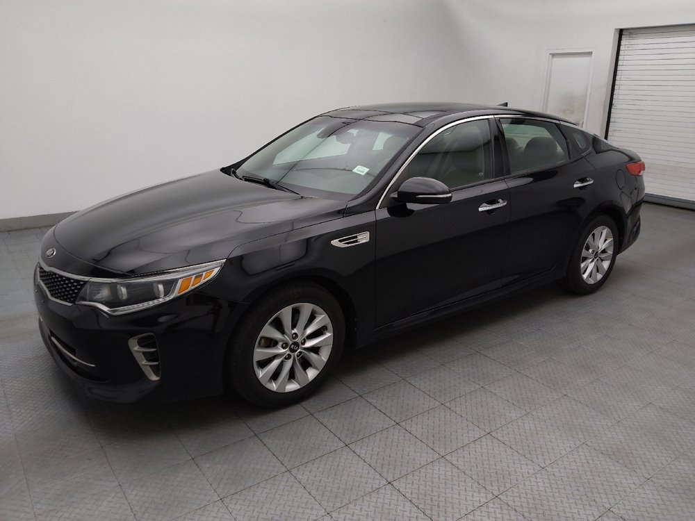 Used 2017 Kia Optima EX w/ Premium Package FWD image 2