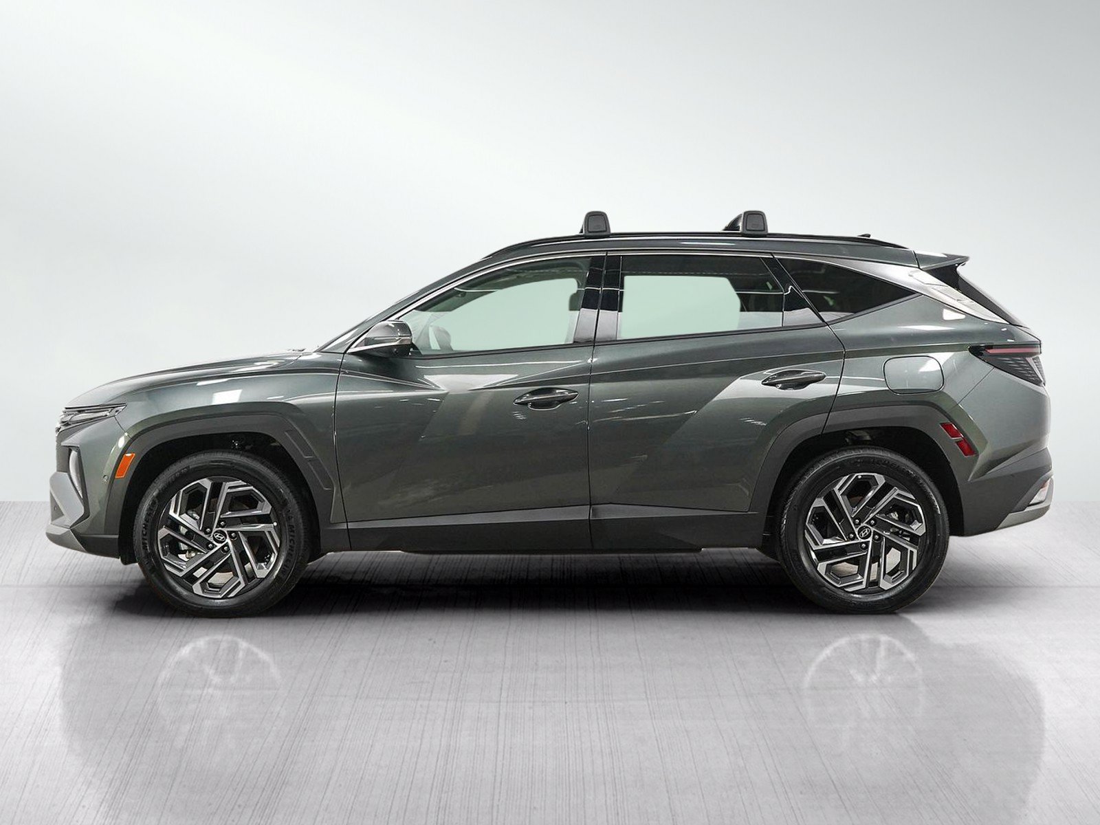 Certified 2026 Hyundai Tucson Limited AWD/4WD image 2