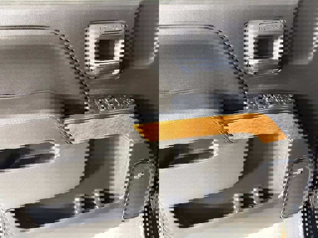 Used 2017 Chevrolet Silverado 1500 LTZ image 38