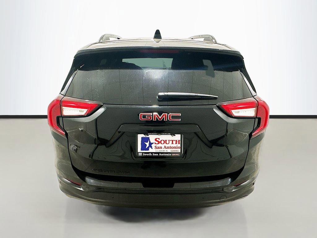 Used 2024 GMC Terrain SLE w/ Driver Convenience Package FWD image 6