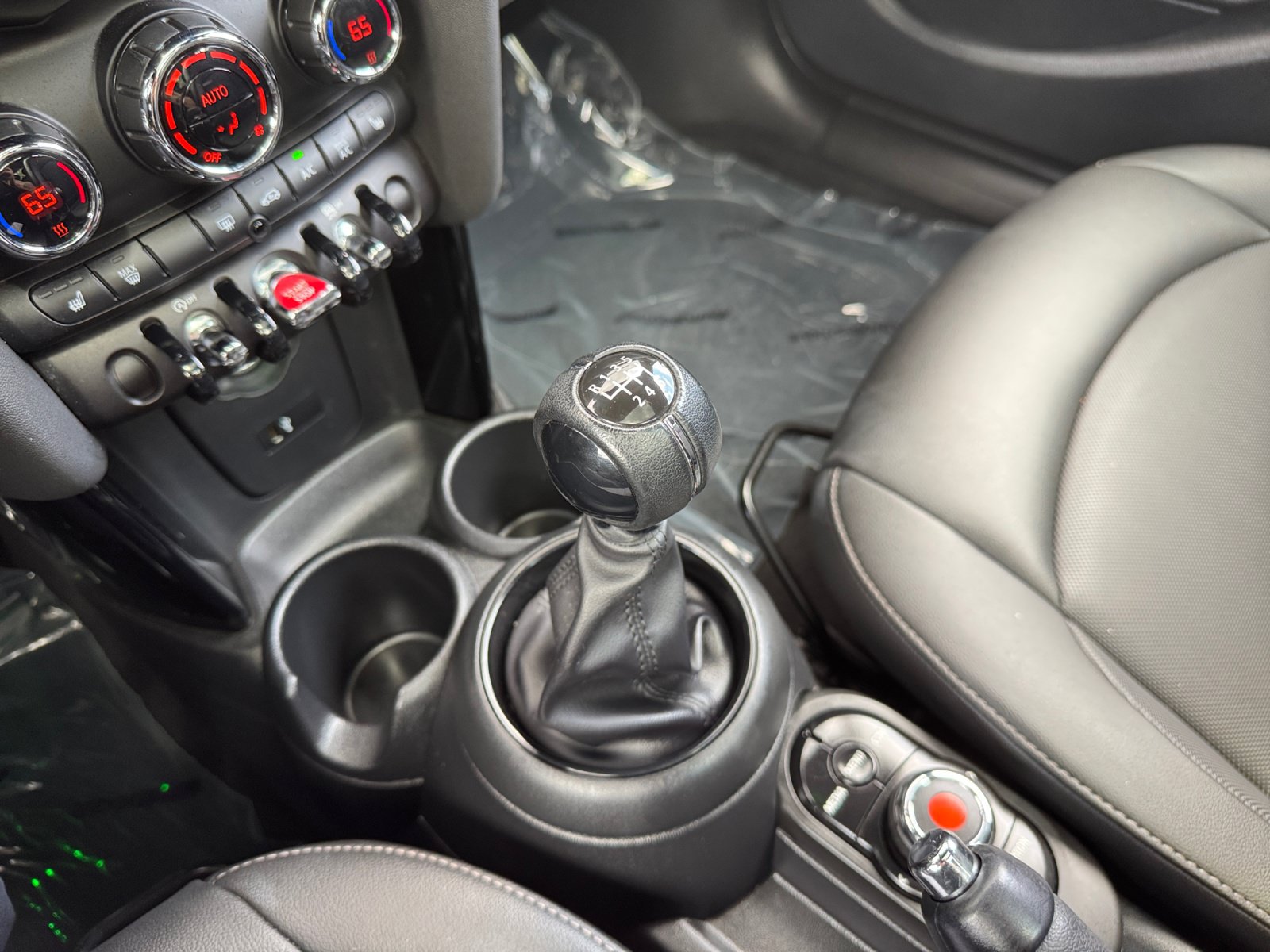Used 2019 MINI Cooper 4-Door Hardtop FWD image 21