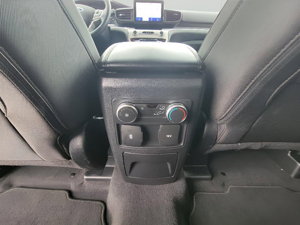 Used 2022 Ford Explorer XLT image 28