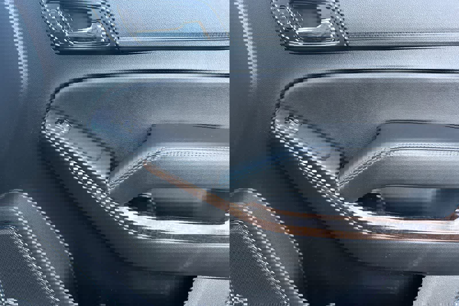 Used 2020 Chevrolet Tahoe LT image 20