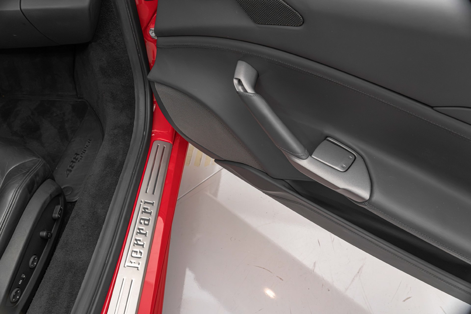 Certified 2018 Ferrari 488 Spider RWD image 33
