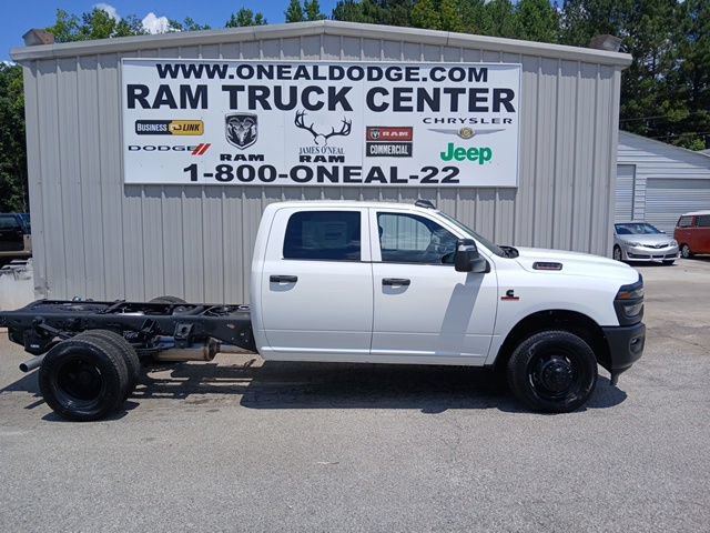 New 2026 RAM 3500 Tradesman AWD/4WD image 2