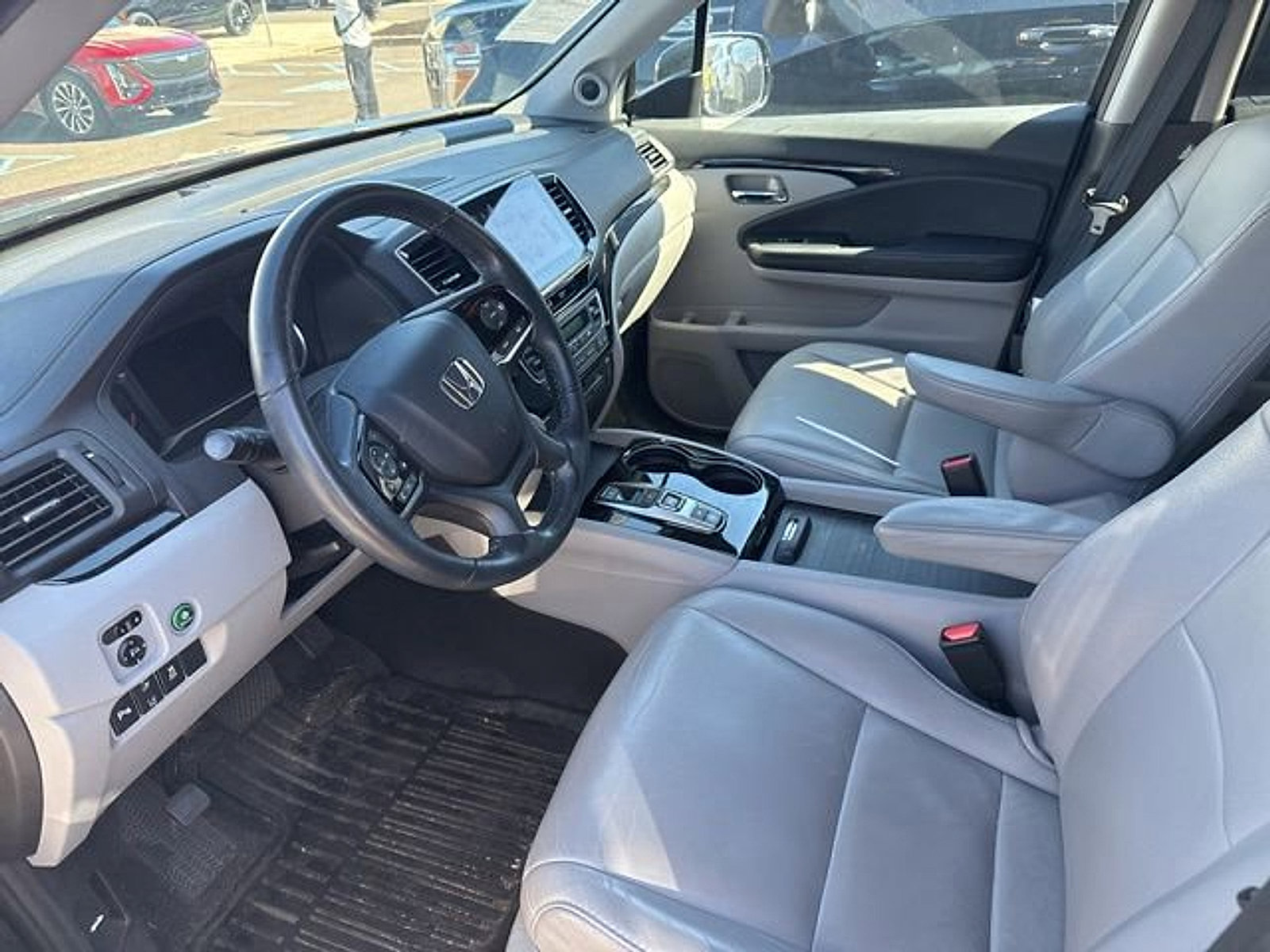 Used 2020 Honda Pilot Touring image 7