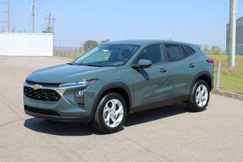 New 2026 Chevrolet Trax LS image 2