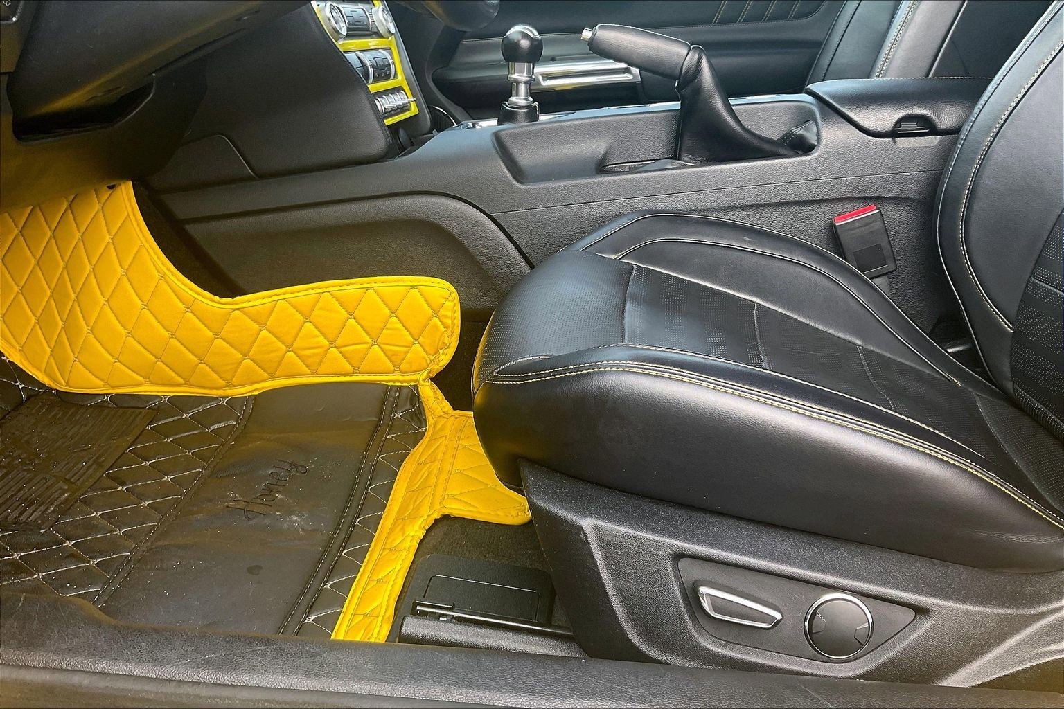 Used 2017 Ford Mustang Premium w/ Equipment Group 201A image 16