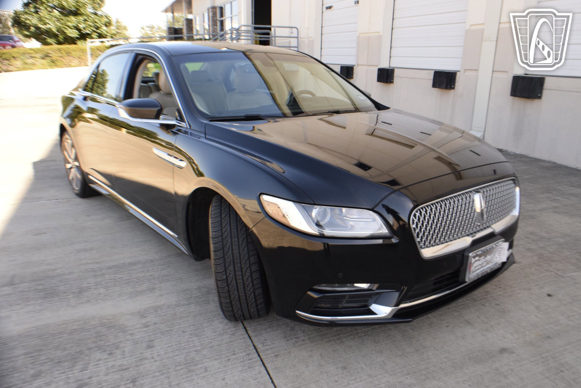 Used 2018 Lincoln Continental Premiere image 18