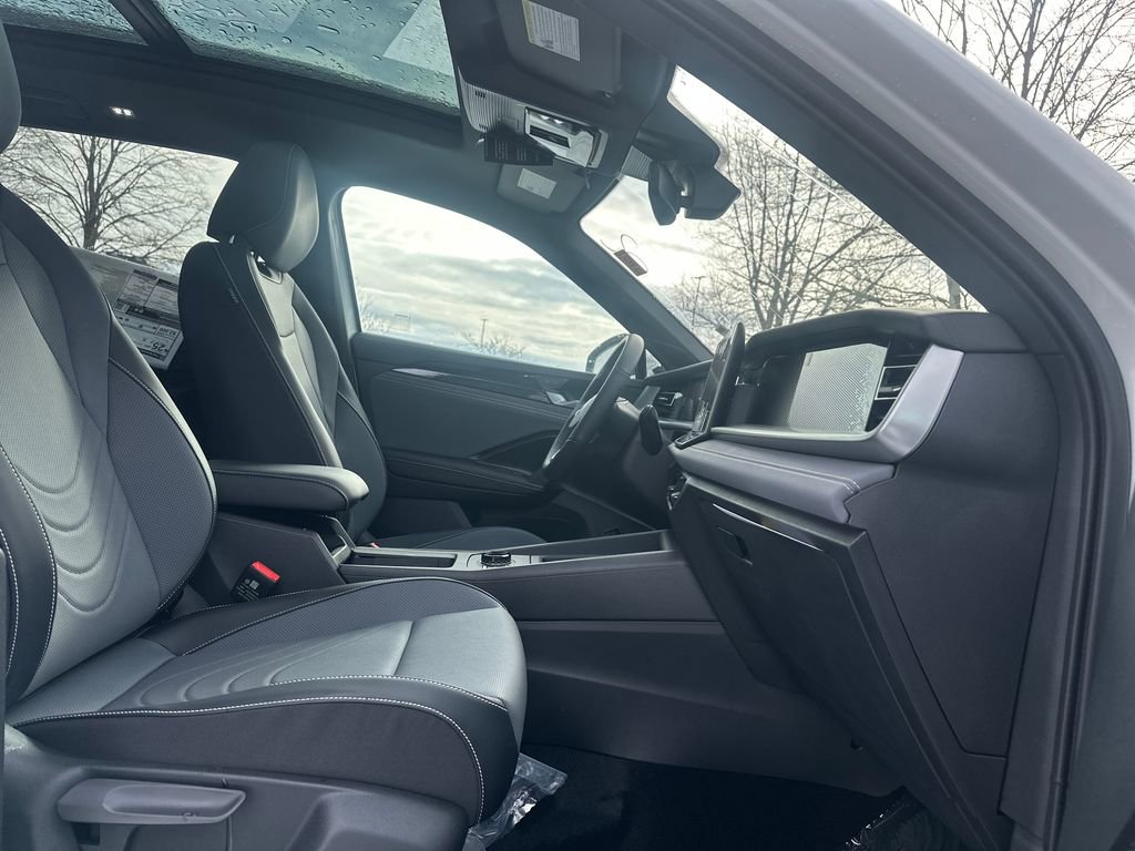 New 2026 Volkswagen Tiguan SE R-Line image 16