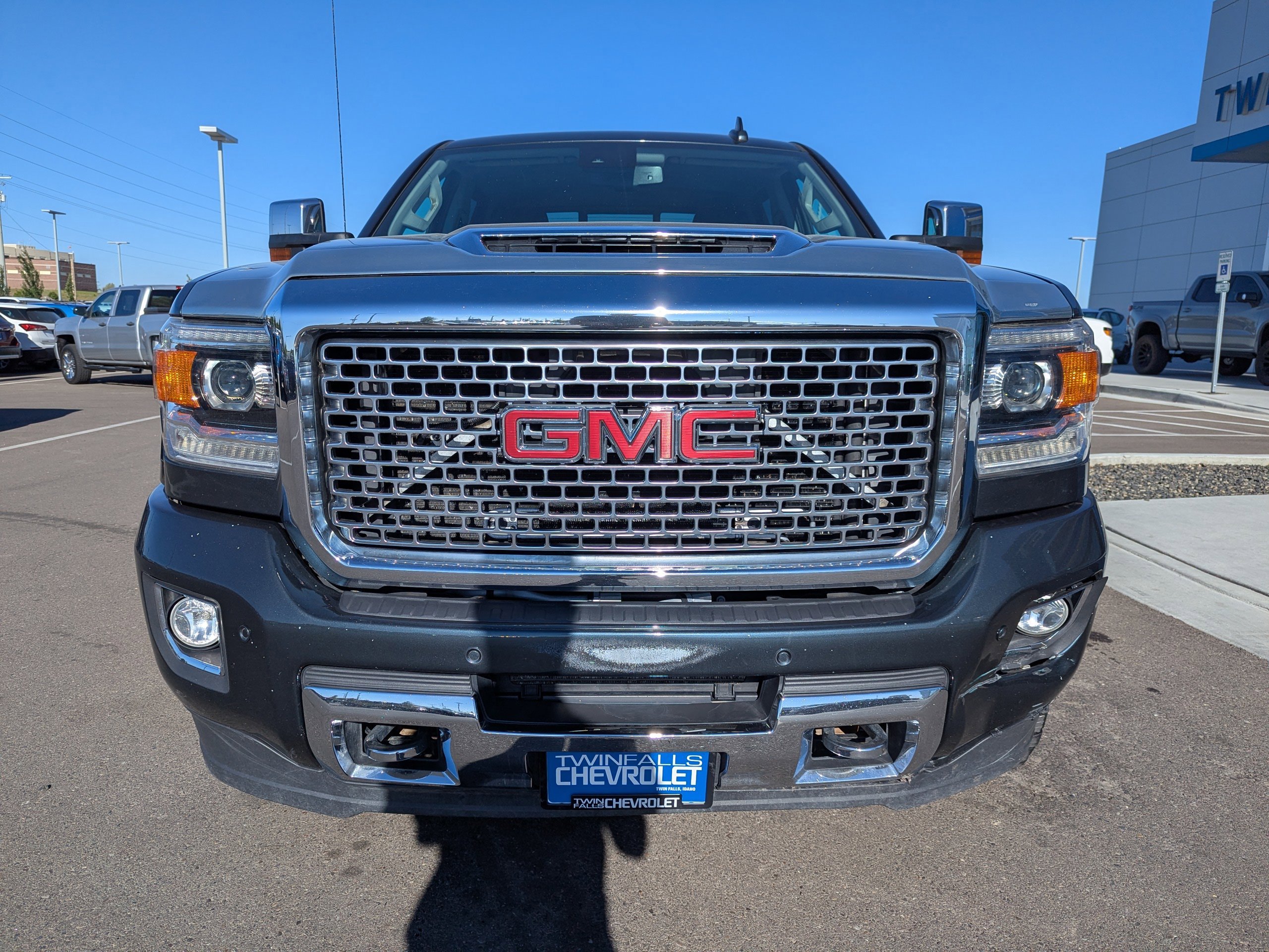 Used 2017 GMC Sierra 3500 Denali w/ Duramax Plus Package AWD/4WD image 5